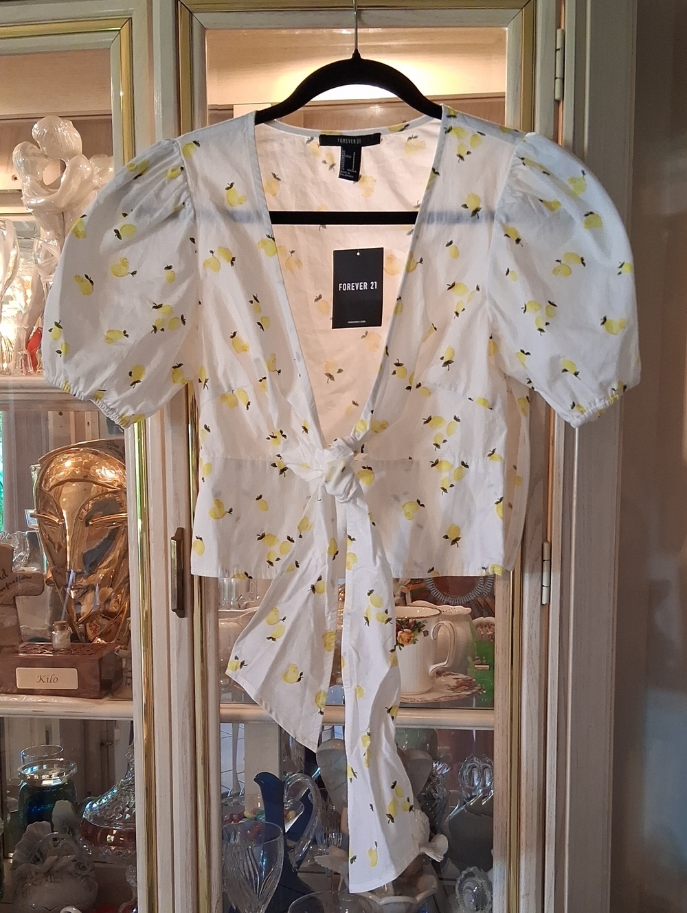 Forever 21 White Lemon-Print Tie Front Puff Sleeve Top. NWT. Small Super Cute!!